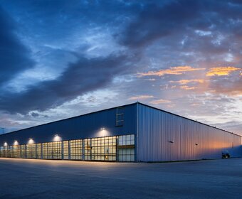 Kiadó raktár - bemutatóterem