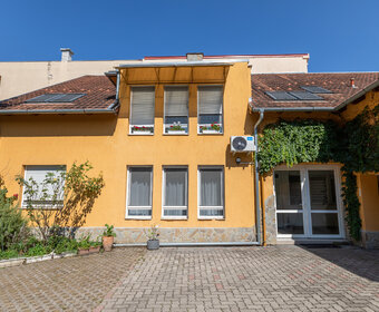 Eladó/kiadó lakás - Székesfehérvár - Károly János u.